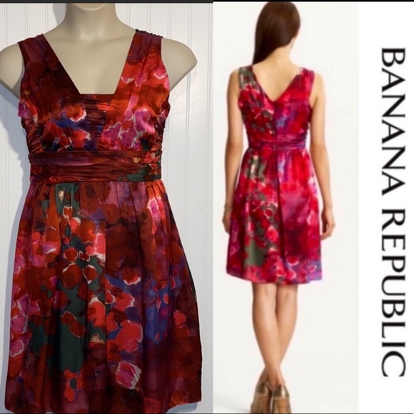 Banana Republic Dresses & Skirts - 100% silk red watercolor print dress